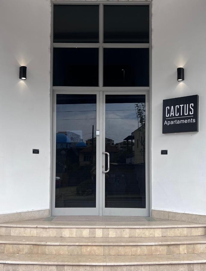 Cactus Apartments Драч Екстериор снимка
