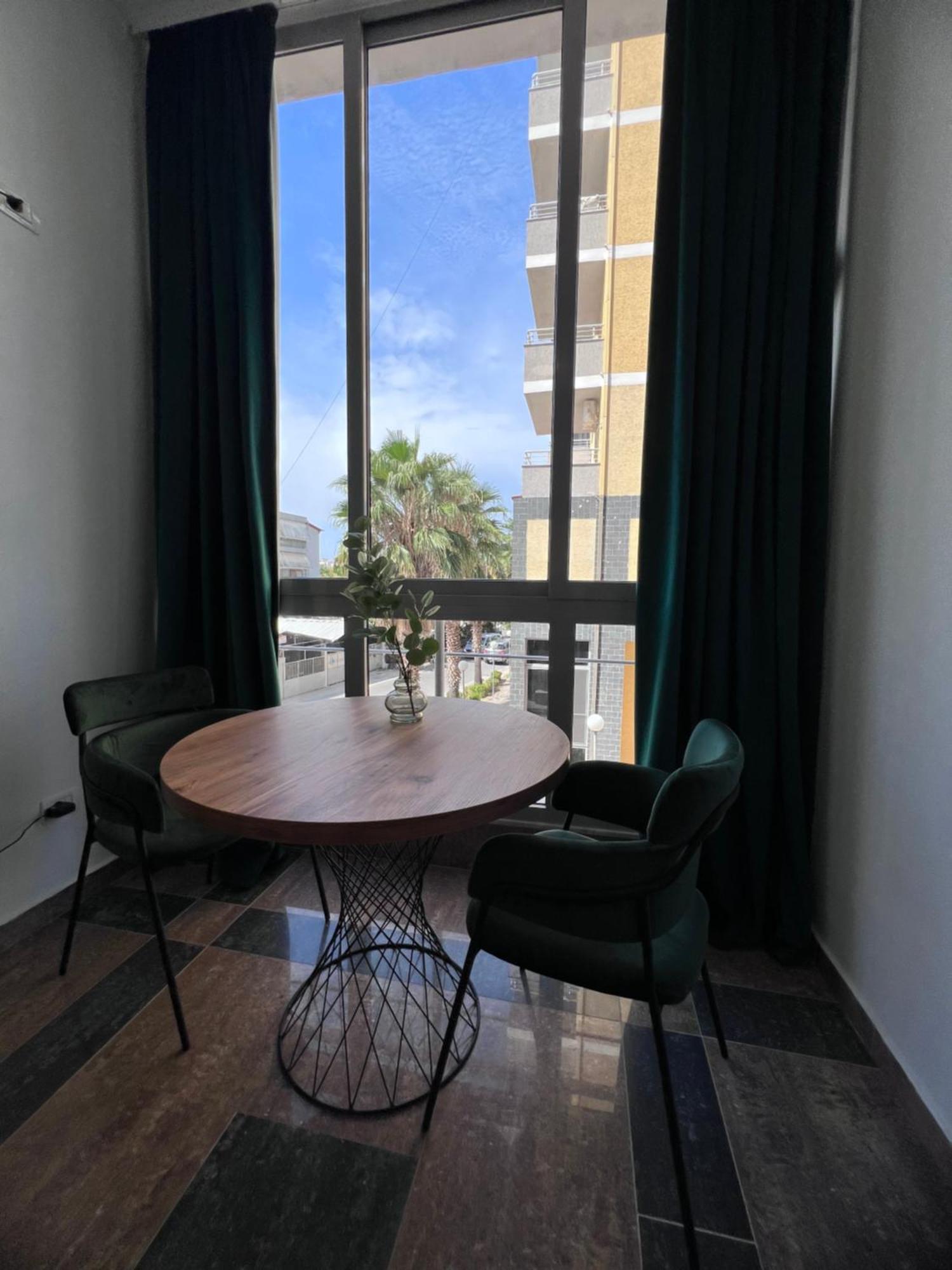 Cactus Apartments Драч Екстериор снимка
